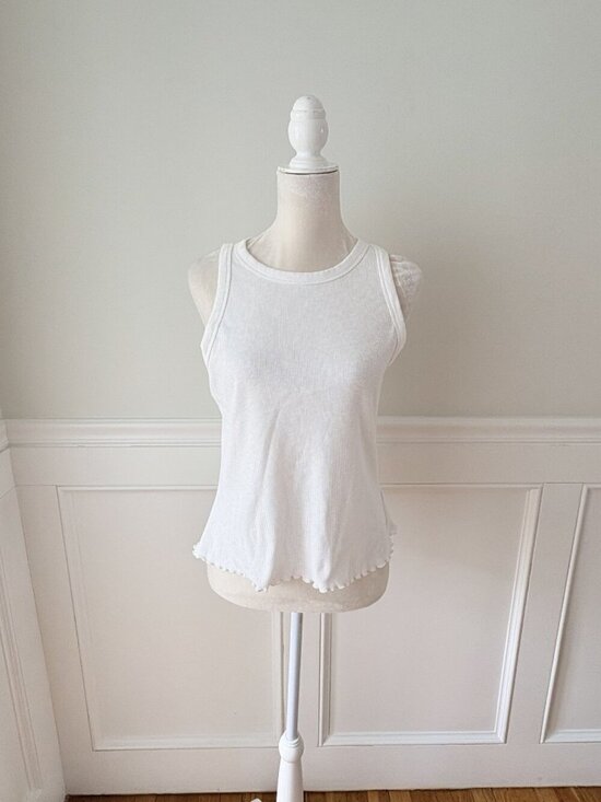 Old Navy Tops - Old Navy Luxe Scoop Neck White Tank Top Ribbed L